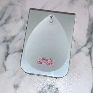 ❄️ Beauty Blender Foundation in 3.50 W